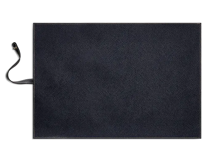 saphir-medaille-d-or-tapis-wichsmatte-leder-schwarz-40x35 image 1